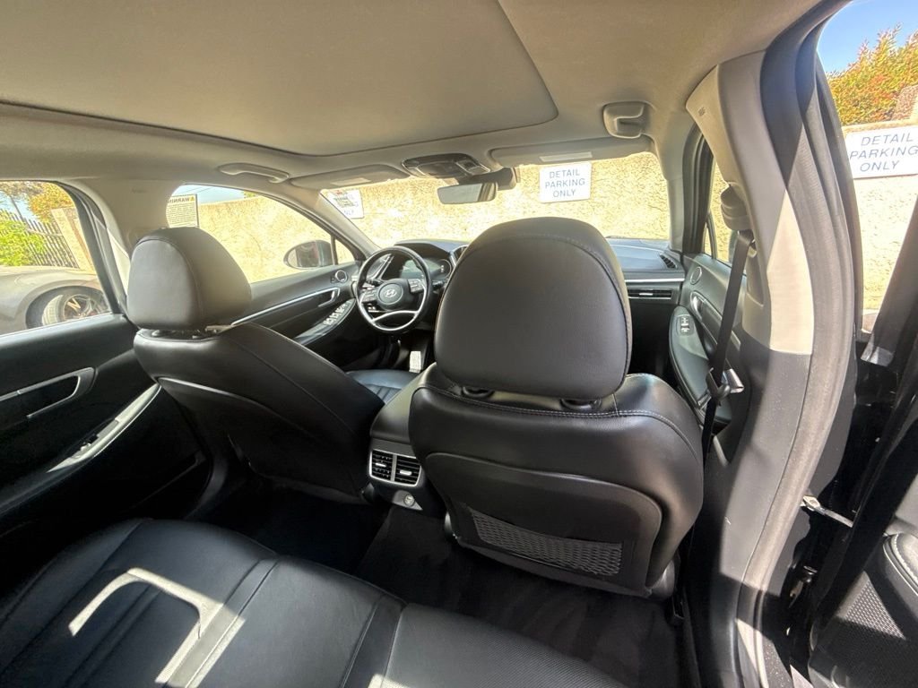 Used 2020 Black Hyundai Limited image 25