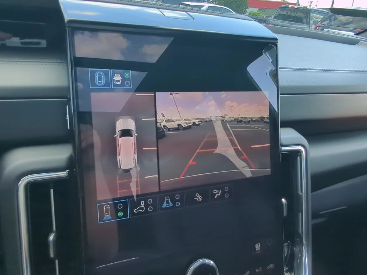 2026 GMC Yukon Denali - Photo 19