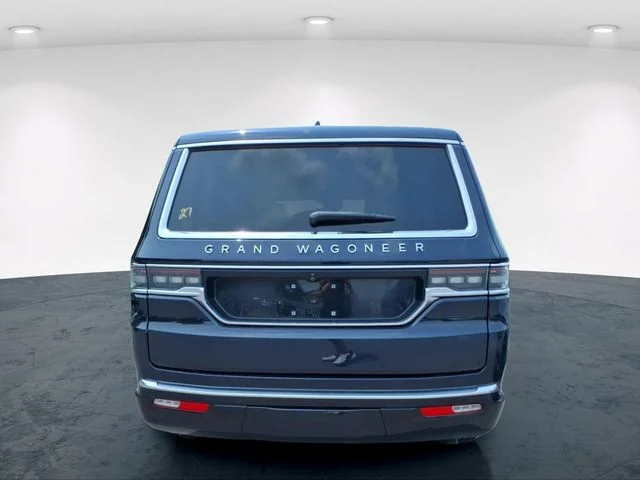 Used 2025 Black Jeep Base image 12