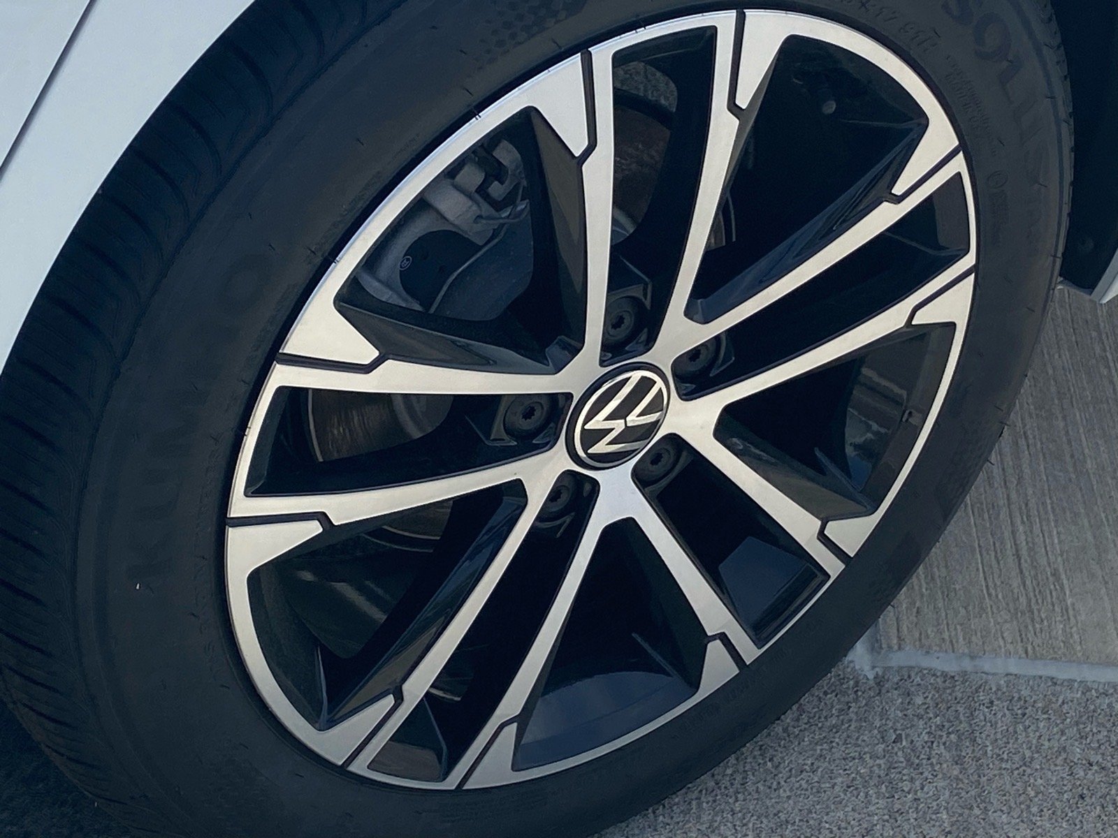 New 2026 White Volkswagen 1.5T Sport image 14
