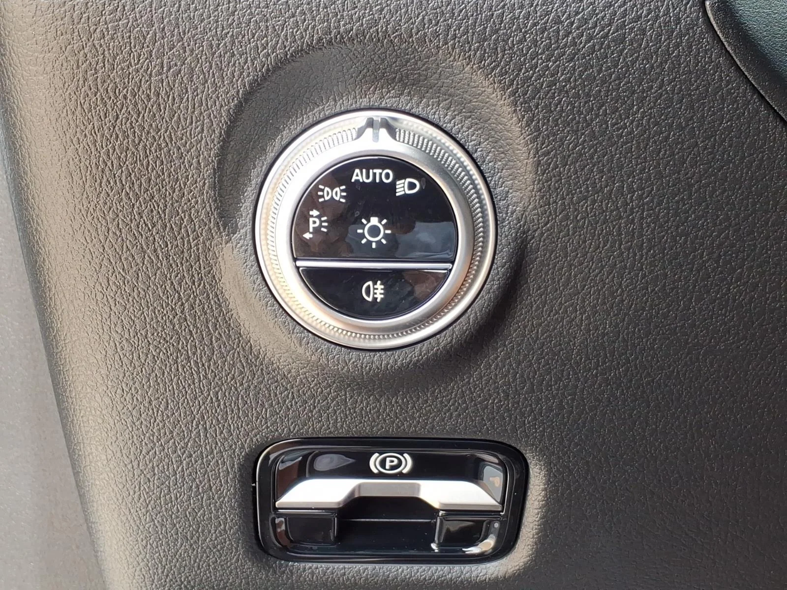 Used 2025 Cirrus Silver Metallic Mercedes-Benz C 300 image 19