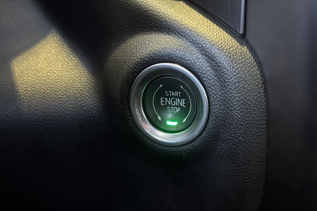Used 2020 Summit White GMC AT4 image 24