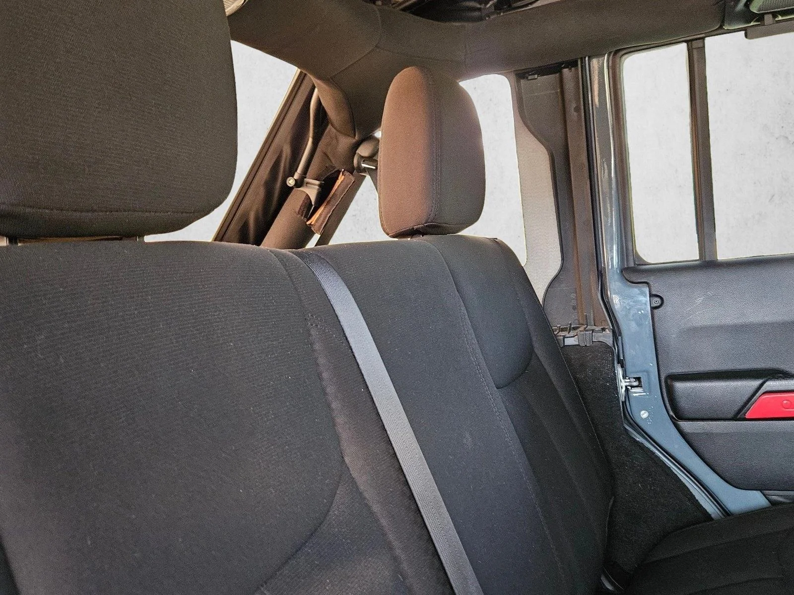 Used 2015 Anvil Clearcoat Jeep Sport image 14