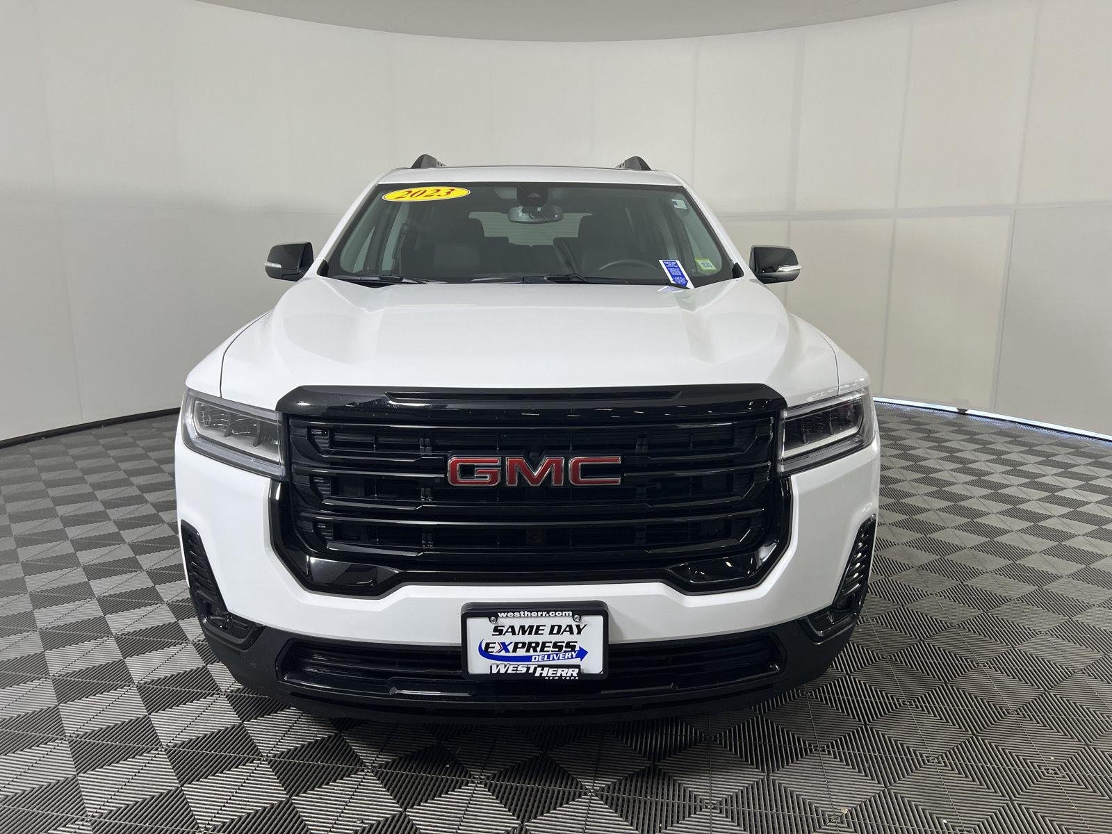 Used 2023 Summit White GMC SLT image 10