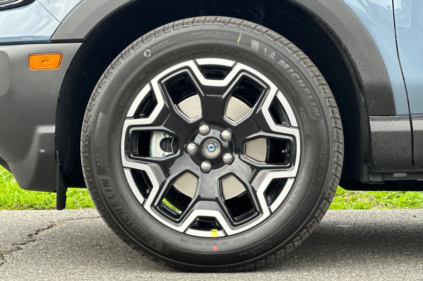 New 2025 Azure Gray Metallic Tri-Coat Ford Outer Banks® image 30