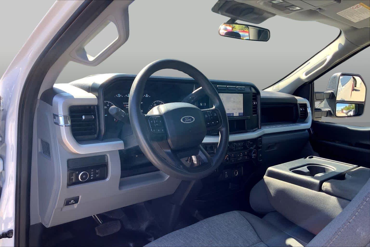 Used 2024 Oxford White Ford XL image 17