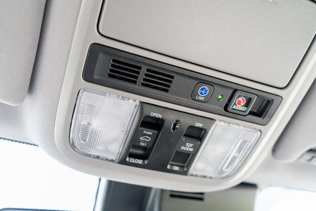 Used 2020 Modern Steel Metallic Honda Touring image 44