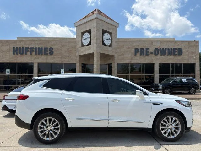 2019 Buick Enclave Essence's photo