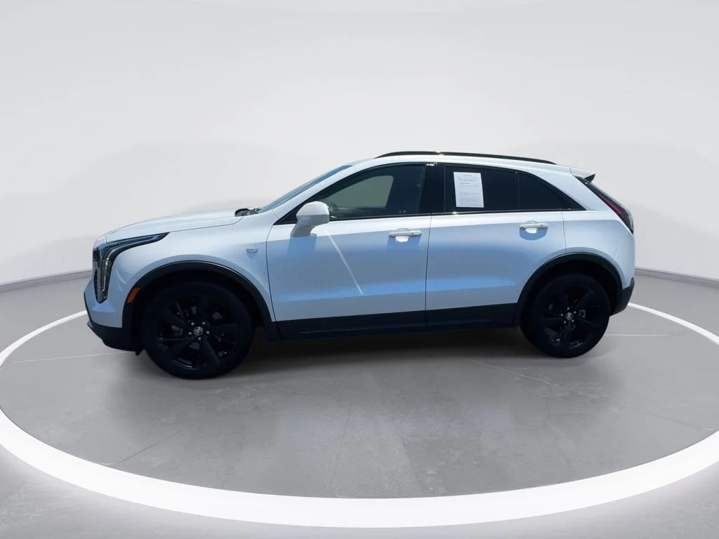 Used 2019 White Cadillac Sport image 5