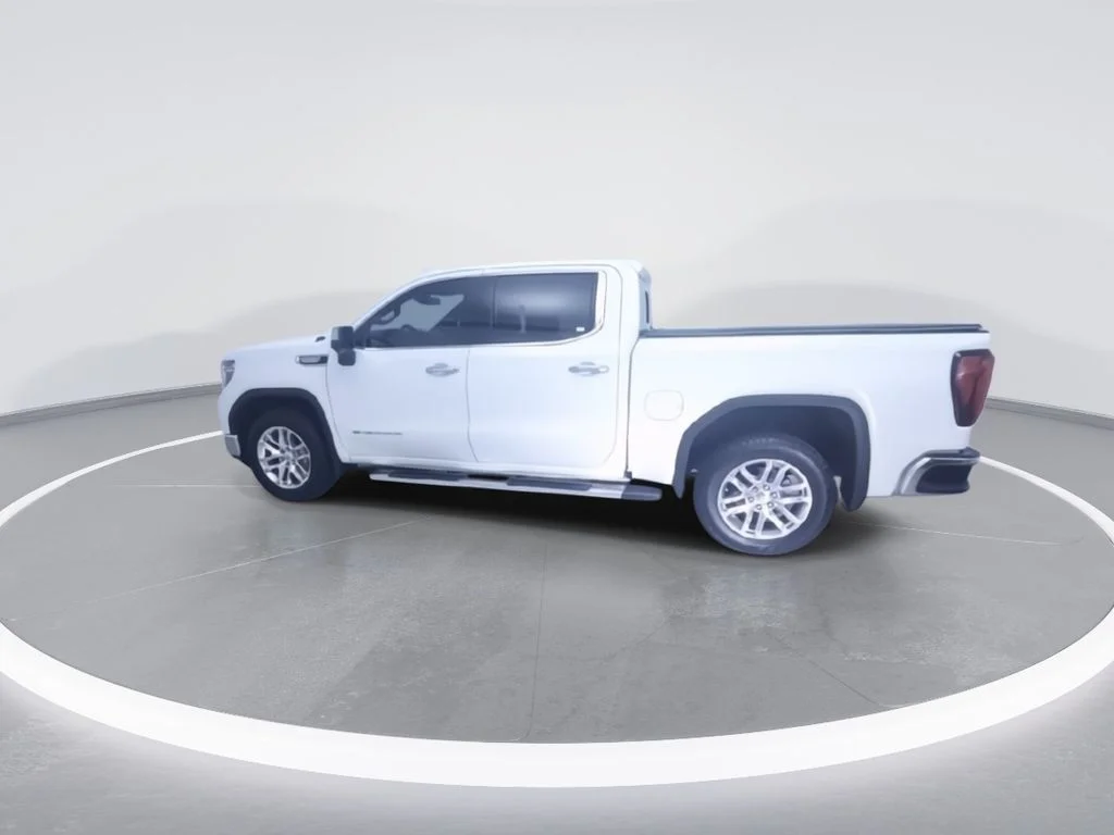 Used 2021 White GMC SLT image 7