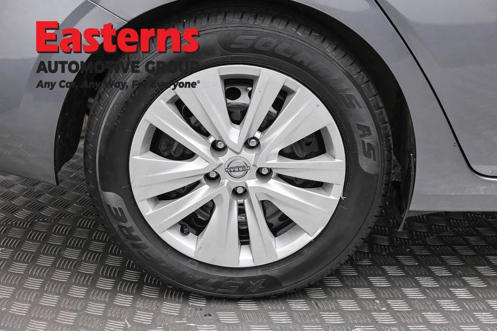 Used 2024 Gray Nissan S image 29