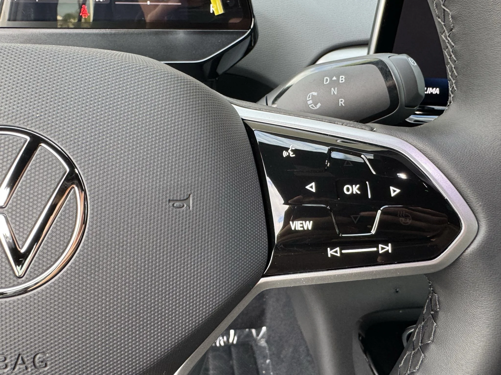 New 2026 Opal White Pearl Volkswagen Pro image 19