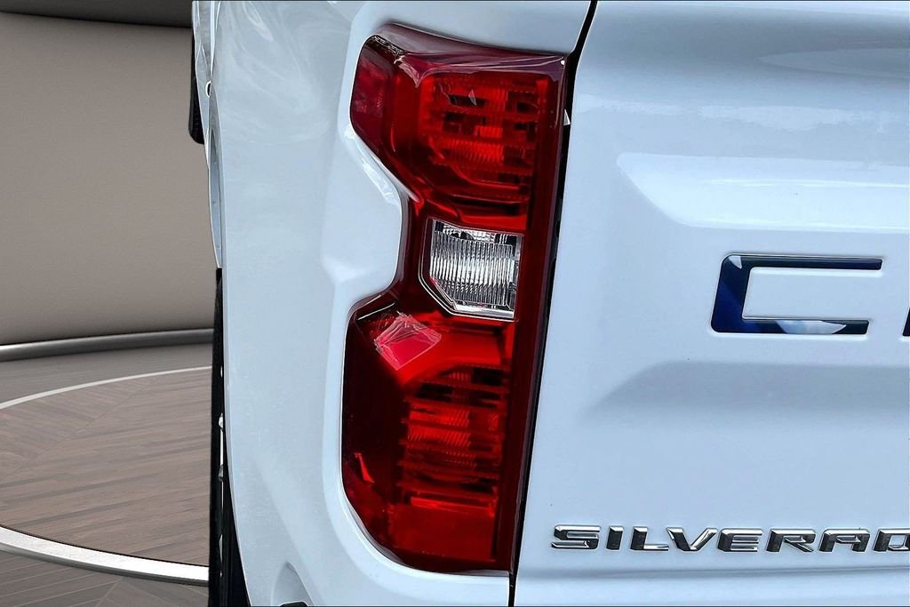 Used 2024 White Chevrolet LT image 26