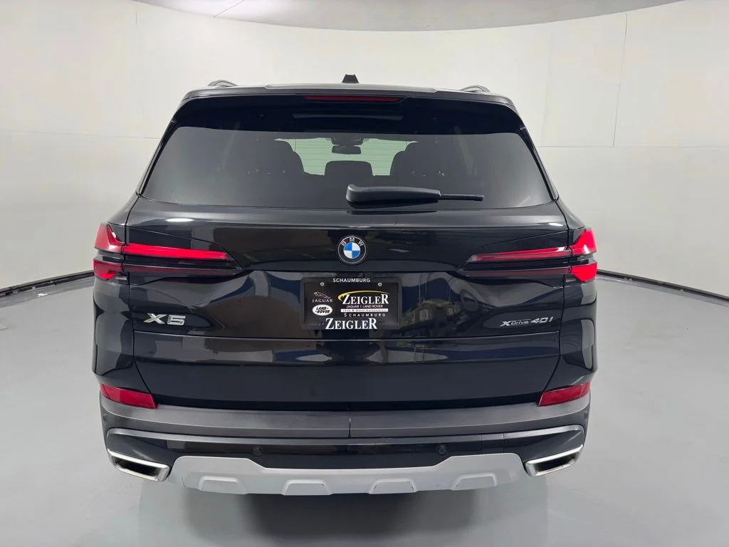Used 2026 Black Sapphire Metallic BMW xDrive40i image 6