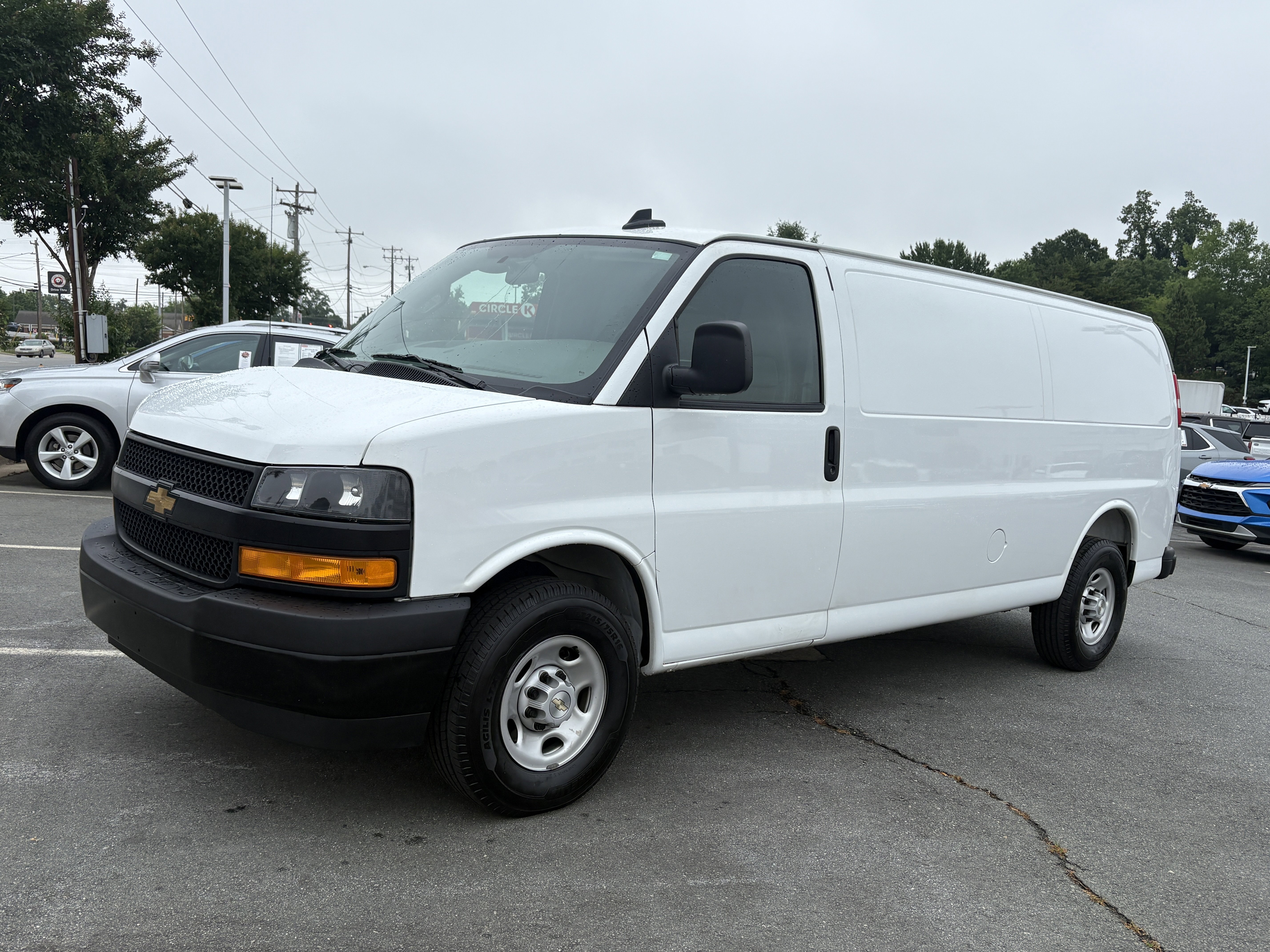 2025 Chevrolet Express 2500 Extended Work Van HD's photo