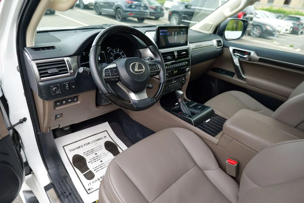 Used 2023 White Pearl Lexus 460 image 20