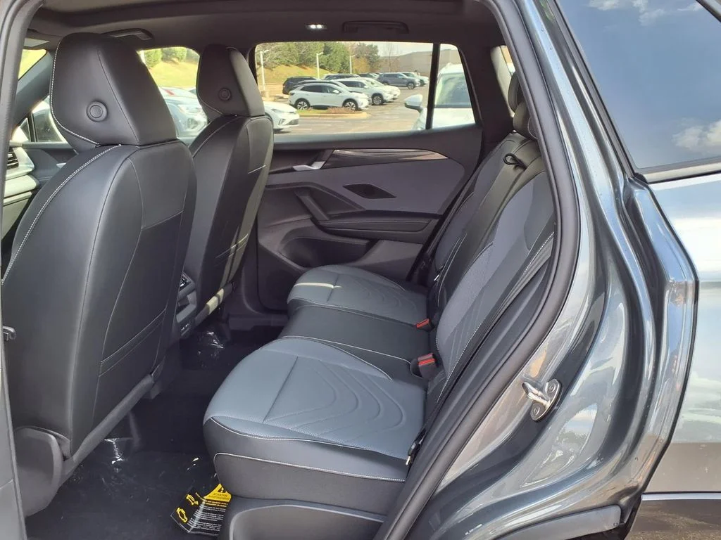New 2026 Platinum Gray Metallic Volkswagen 2.0T SE R-Line Black image 13