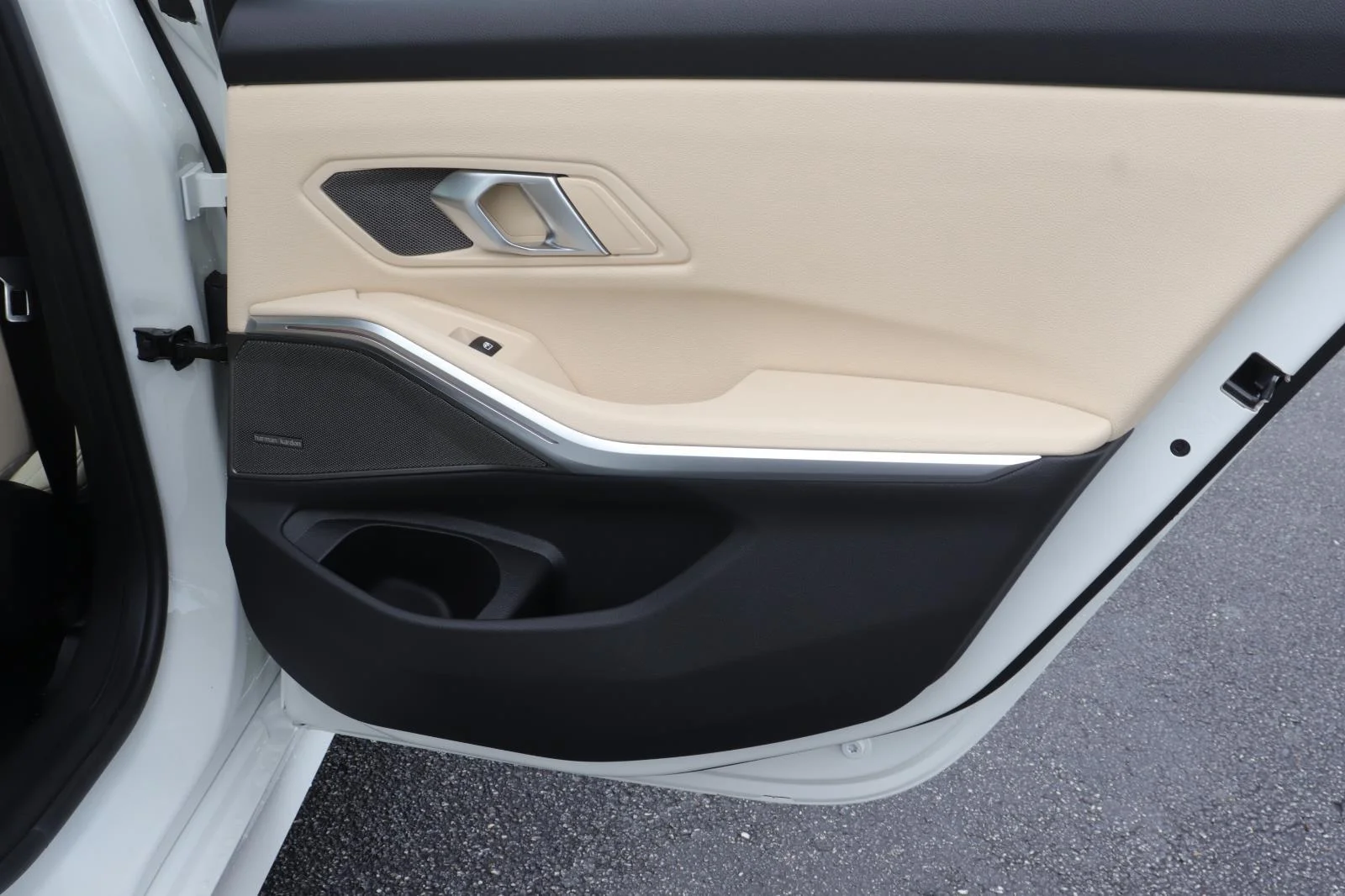 New 2026 Alpine White BMW 330i image 18