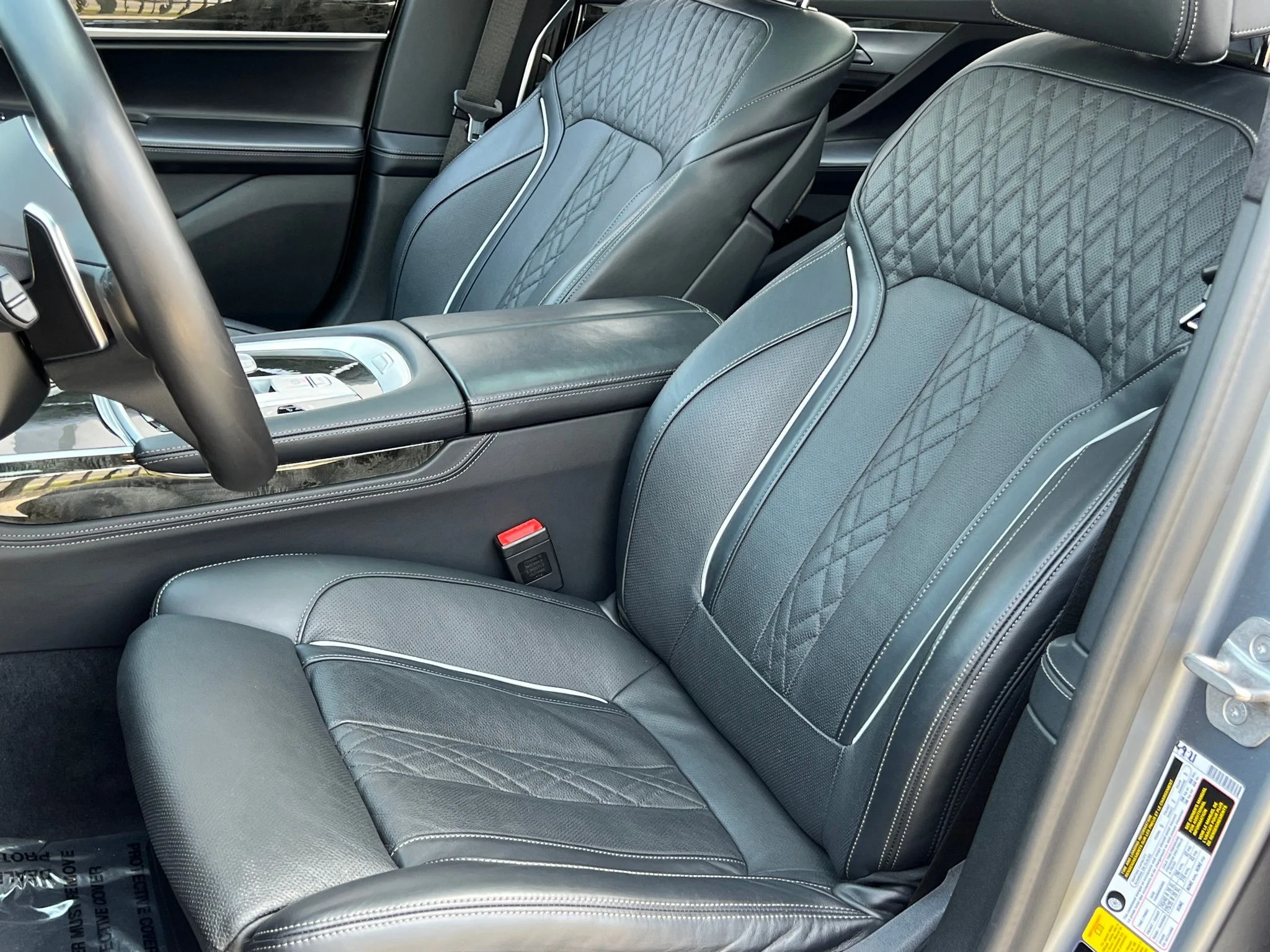 Used 2022 Blue BMW 750i xDrive image 4