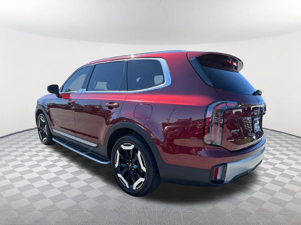 Used 2024 Red Kia EX image 7
