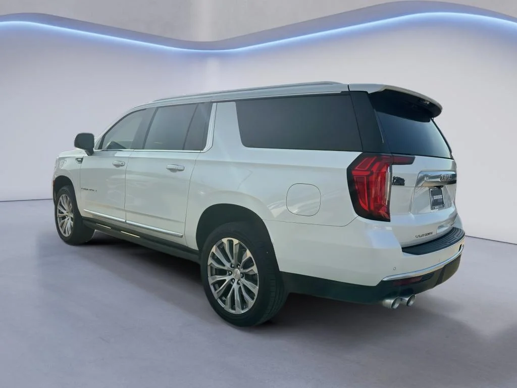 Used 2021 White Frost Tricoat GMC Denali image 8