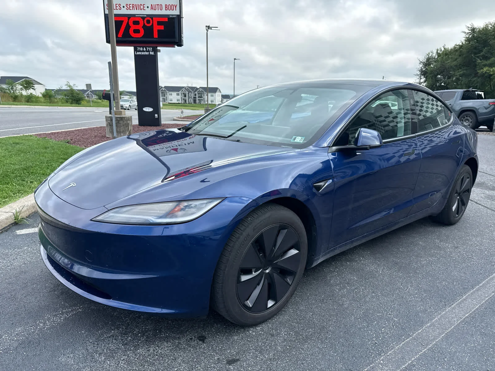 Used 2025 Deep Blue Metallic Tesla Long Range image 5