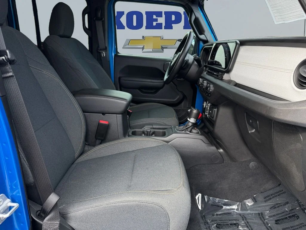 Used 2025 Hydro Blue Pearlcoat Jeep Nighthawk image 17