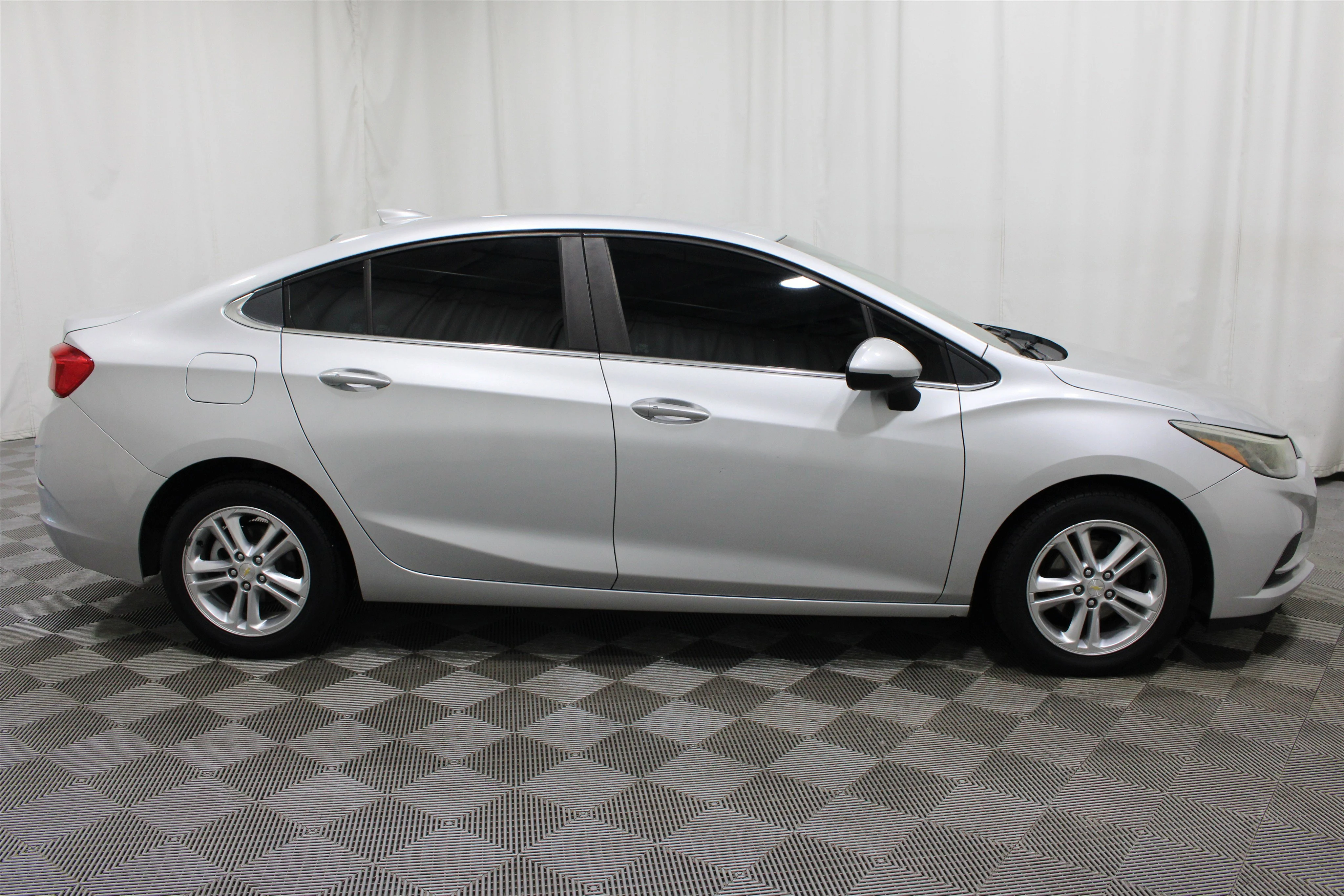 2017 Chevrolet Cruze LT - Photo 28