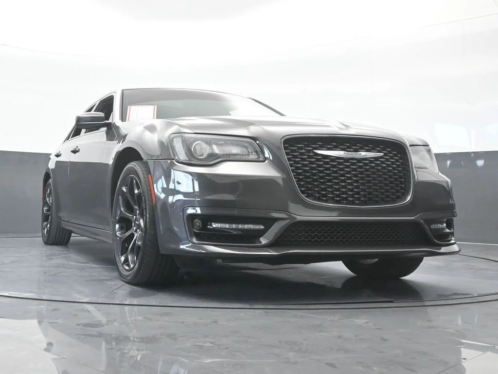 Used 2020 Granite Crystal Metallic Clearcoat Chrysler S image 64