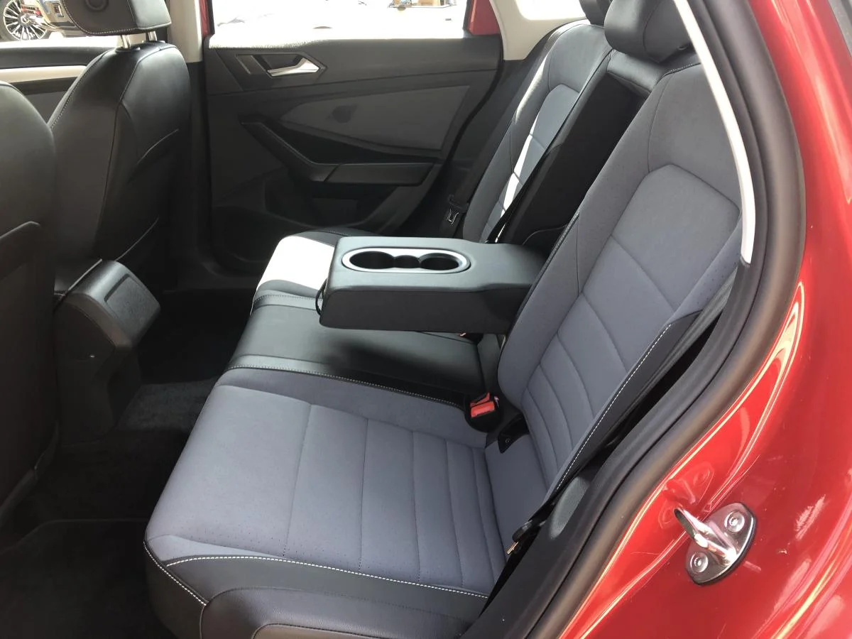 Used 2025 Red Volkswagen Comfortline Auto image 17