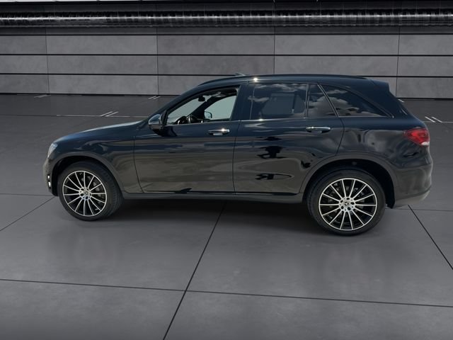 Used 2022 Black Mercedes-Benz GLC 300 image 5