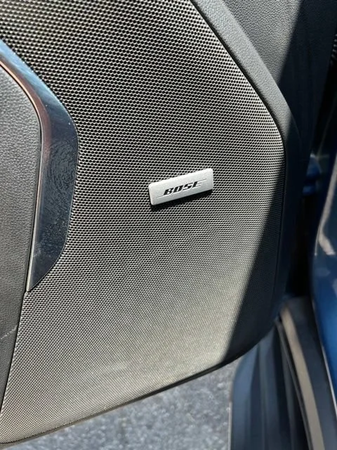 Used 2025 Lakeshore Blue Metallic Chevrolet LT image 7