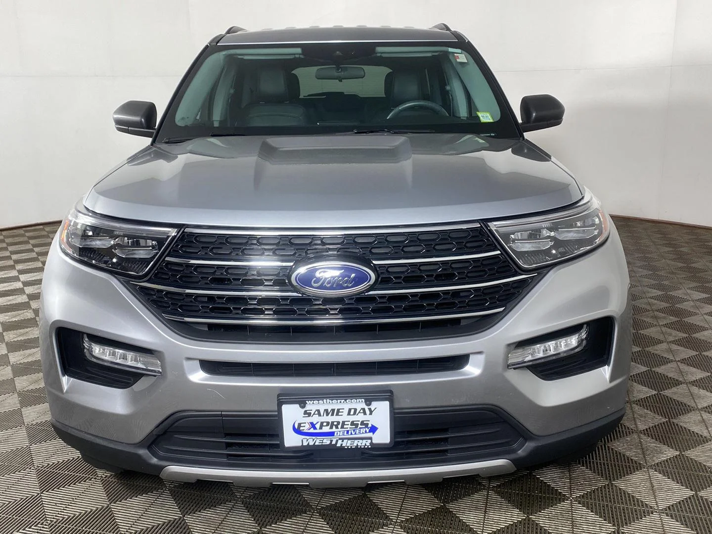 Used 2023 Iconic Silver Ford XLT image 11
