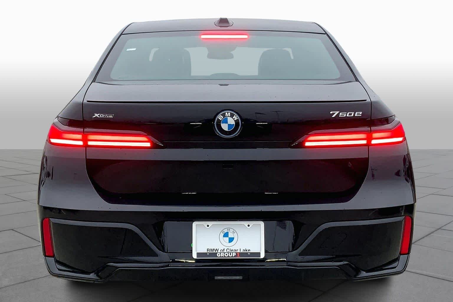 Used 2026 Black Sapphire Metallic BMW 750e xDrive image 4