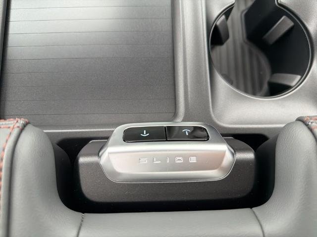 New 2025 Star White Metallic Tri-Coat Ford Active MAX image 32
