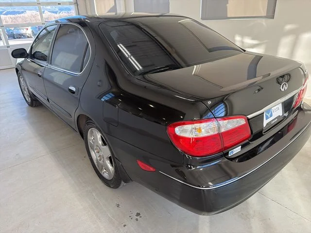 Used 2000 Black Obsidian INFINITI  image 4