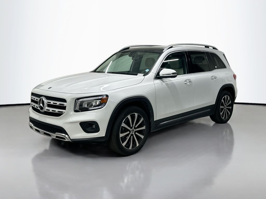 Used 2023 White Mercedes-Benz GLB 250 image 1