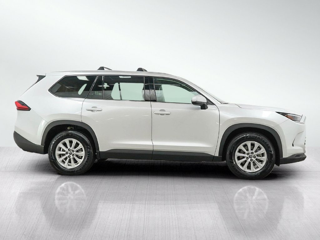 Used 2024 Pearl Toyota Xle image 6