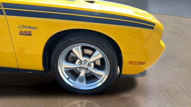 Used 2010 Yellow Dodge R/T image 25