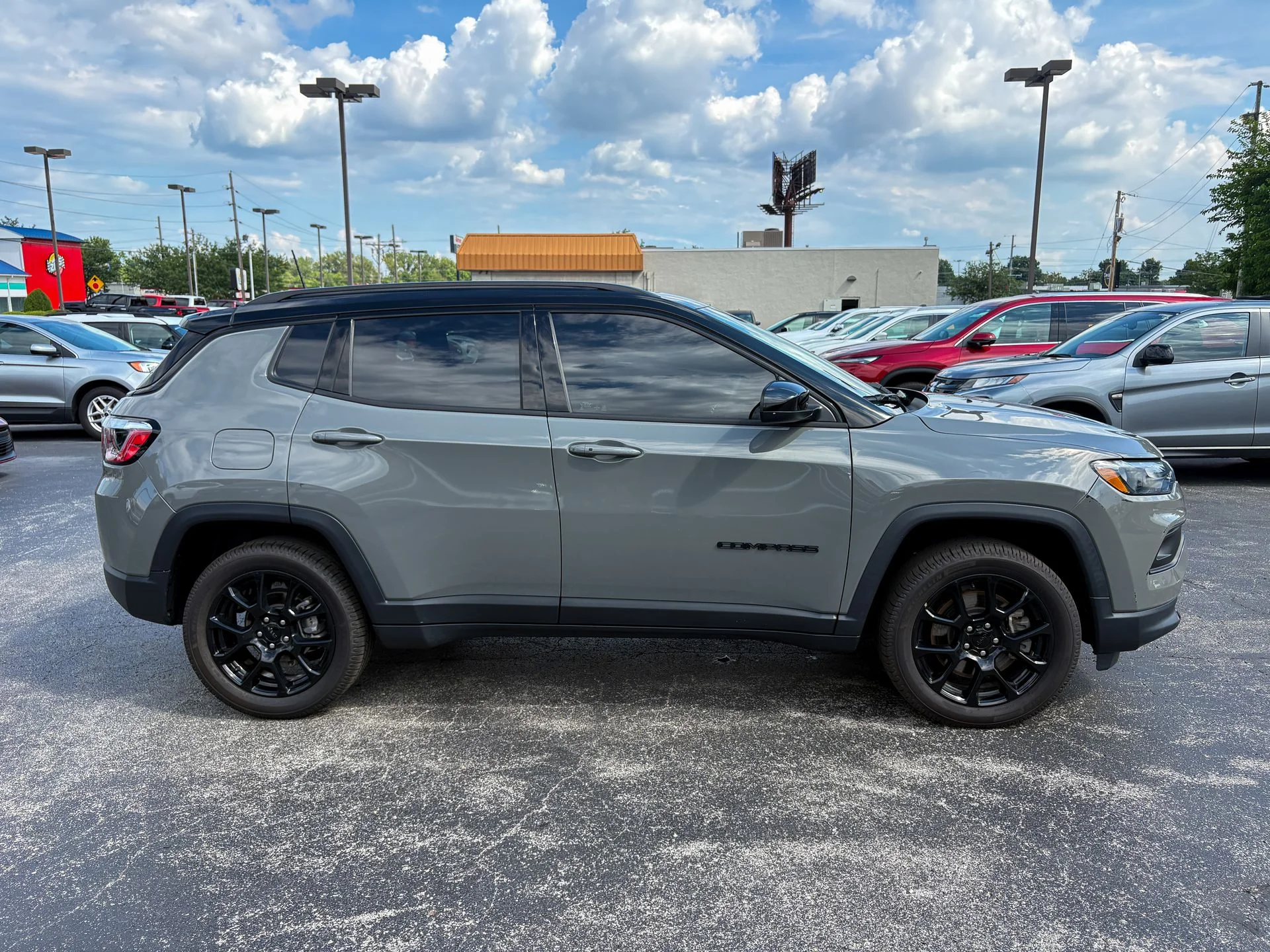 Used 2023 Gray Jeep Altitude image 4