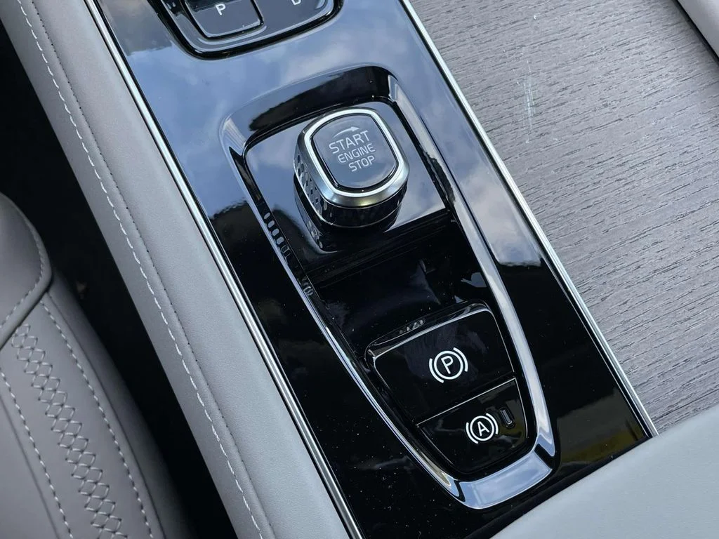 2026 Volvo XC90 Plus - Photo 22
