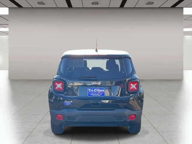 Used 2023 Black Jeep Latitude image 4