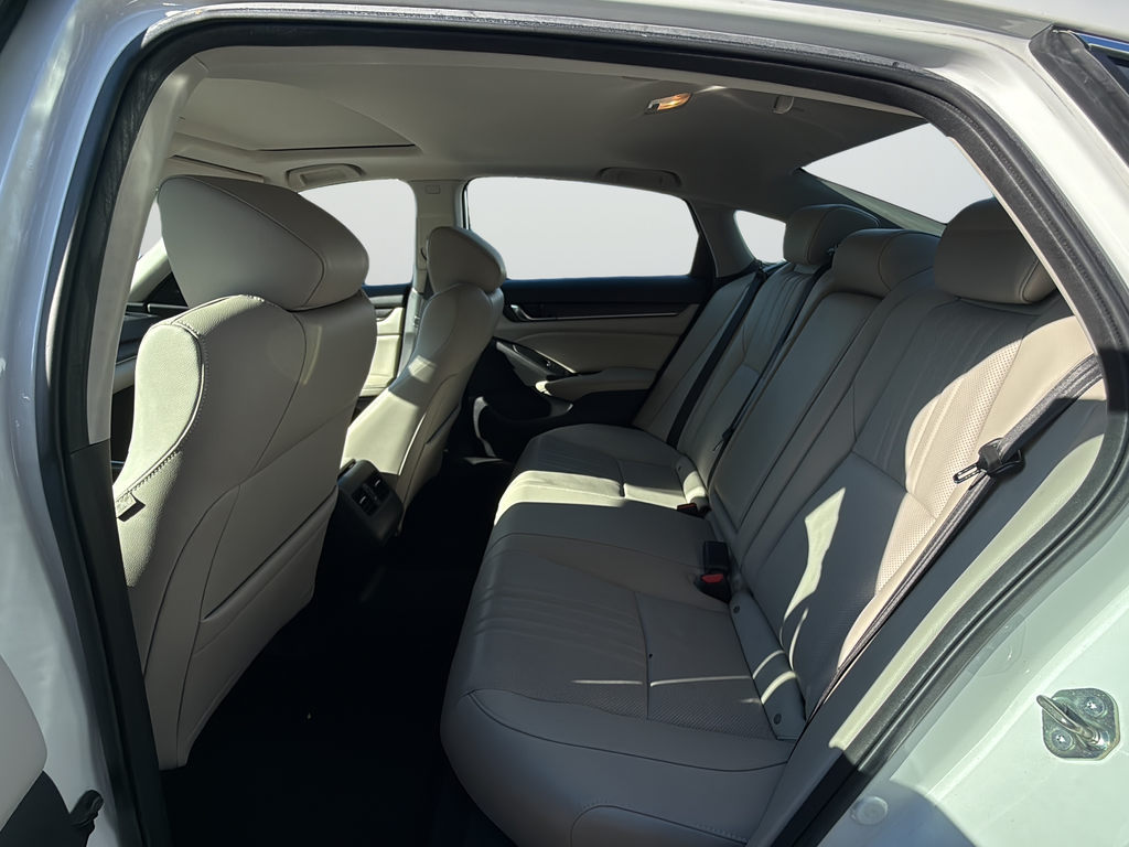 Used 2020 White Honda EX-L image 27
