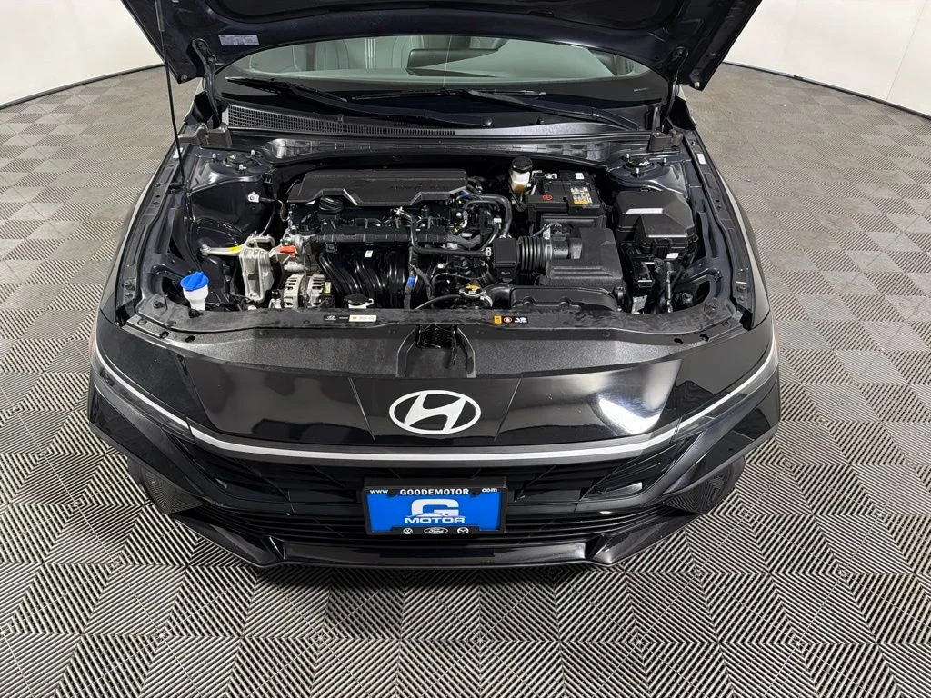 Used 2024 Abyss Black Hyundai SEL image 25