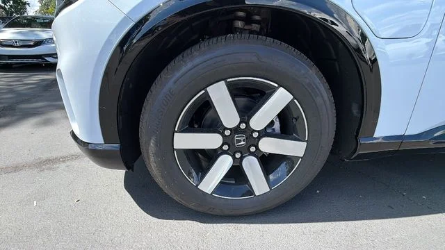 New 2026 Frostline White Pearl Honda AWD Touring image 10