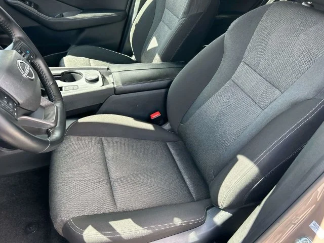 Used 2025  Nissan SV image 27