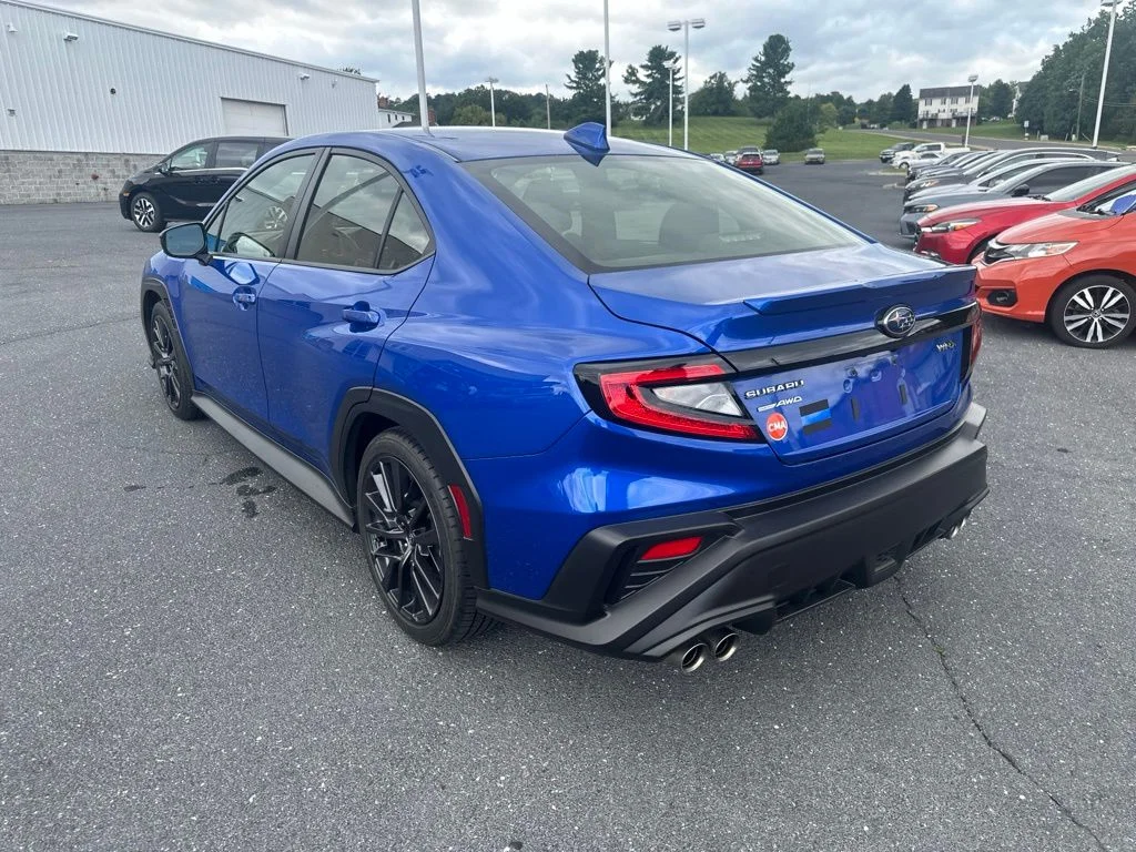 Used 2022 Blue Pearl Subaru Premium image 13