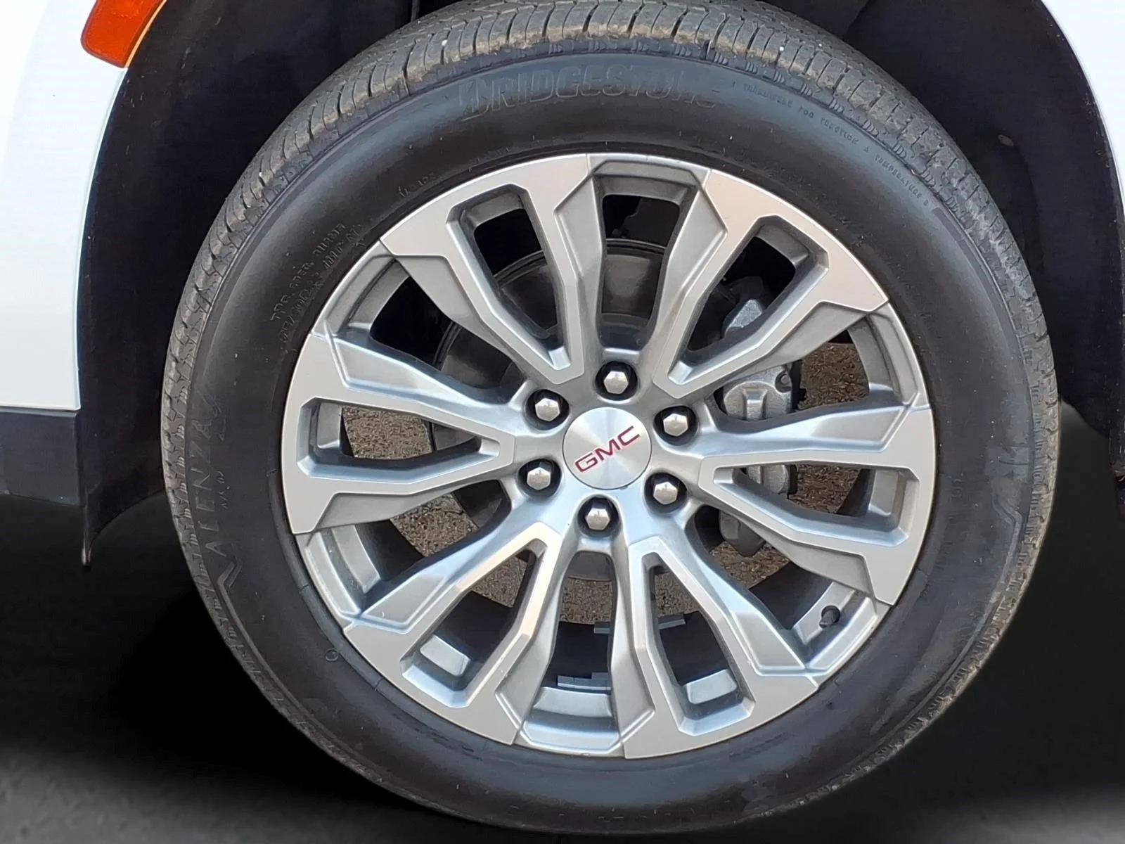 Used 2021 WHITE FROST TRICOAT GMC Denali image 9