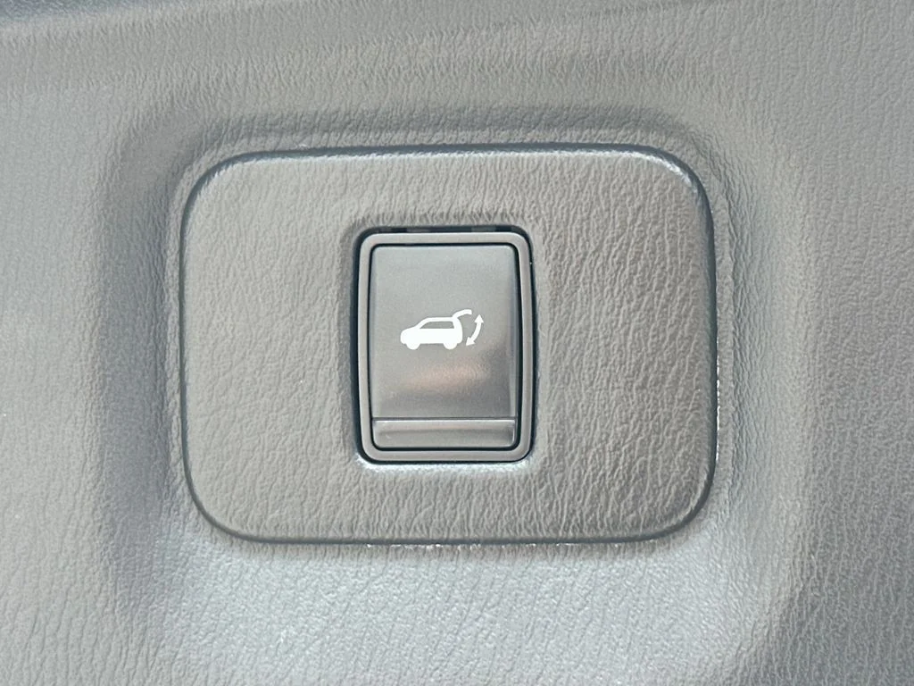 Used 2020 Black INFINITI LUXE image 16