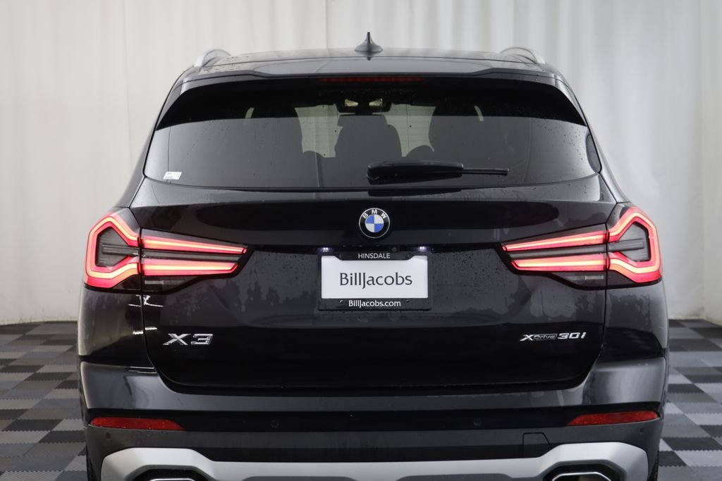 Used 2022 Black BMW xDrive30i image 15